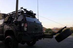 Toyota Tundra CrewMax 4x4 Zombie Apocalypse 2013 года 